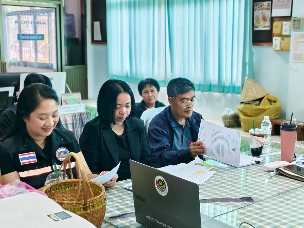 พช.อุบลราชธานี ลงพื้นเชิงรุก หนุนผู้ประกอบการ OTOP ลงทะเบียนคนละครึ่ง !! พร้อมติดตามผลการขับเคลื่อนงานพัฒนาชุมชนอำเภอตระการพืชผล ตามภารกิจกรมการพัฒนาชุมชน